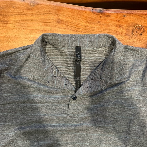 Men's Lululemon Evolution Polo - Picture 3 of 3